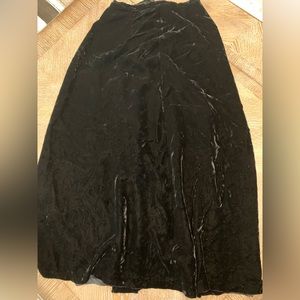 Laura Ashley Maxi Skirt Black Velvet Sz 6 A-line Holiday Waist 26” Back Zip